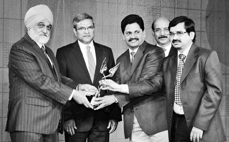 Asian Institute of Gastroenterology’s manager (PR) U Satyanarayana, along with Ram Mohan, receiving the Best Single Speciality Hospital, Gastroeneterology, Award from Planning Commission deputy chairman MS Ahluwalia in Delhi on Monday.