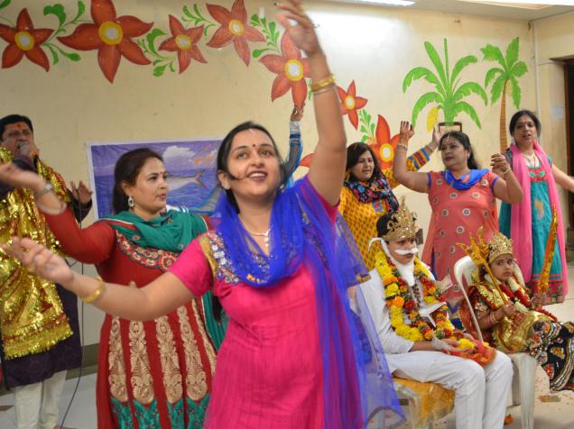 Sindhis having fun at Sindhu Bhavan on the occasion of Cheti-I-Chand in Visakhapatnam on Tuesday. / PHOTO: C.V. SUBRAHMANYAM / The Hindu