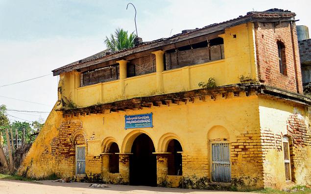 Kuchipudi Library-cum-Dance school funded by Challapalli Raja is now in a dilapidated condition. Photo: T. Appala Naidu / The Hindu