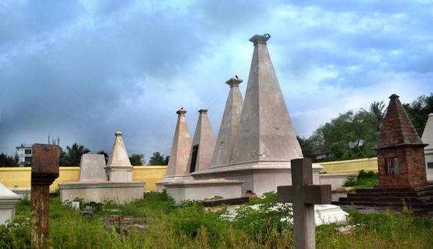 A view of the 17th century Dutch Cemetry at Bheemunipatnam. - Photo:C.V.Subrahmanyam / The Hindu