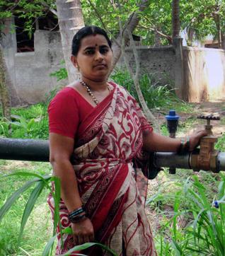 Woman farmer G Mythili at her farm in Ambajipet mandal of East Godavari. PHOTO: By Arrangment / The Hindu