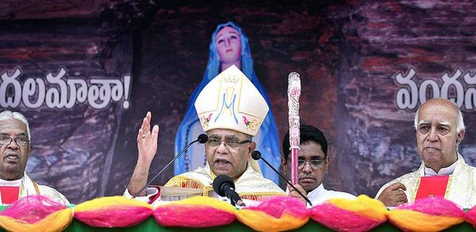 Priests at the holy mass marking the beginning of the Mary Matha festival at Gunadala in Vijayawada on Satuday. | Photo Credit: CH_VIJAYA BHASKAR
